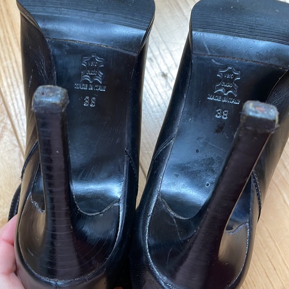 Barbara Boccaccini lambskin booties. Need Heel Rubbers Replaced. - Picture 6 of 8